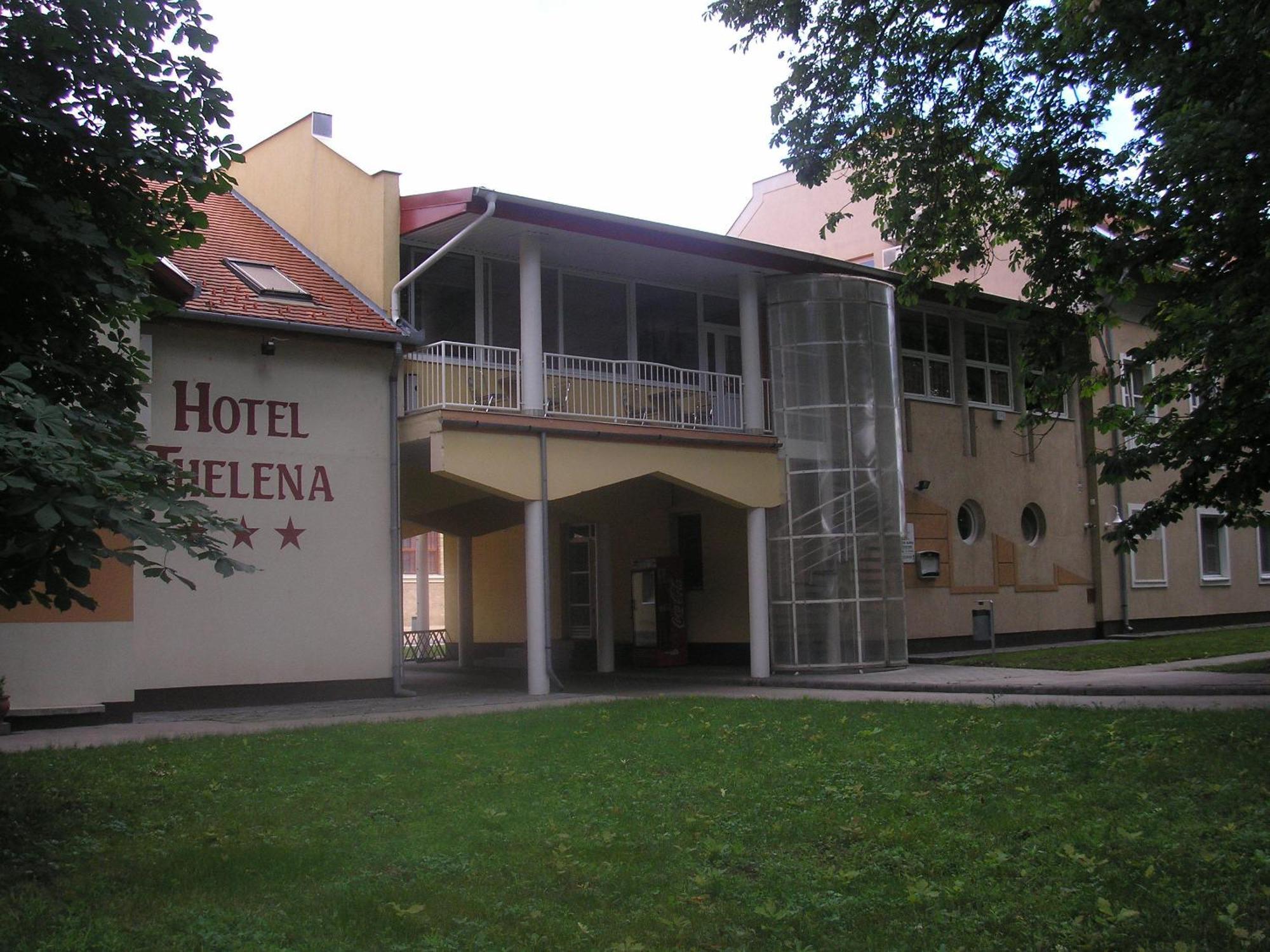 Hotel Thelena Tolna Exterior photo